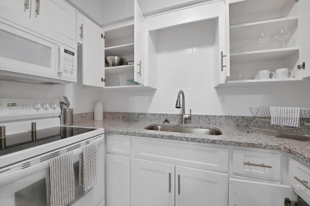Decorative 1Br With Parking Close To Stores Тампа Екстериор снимка