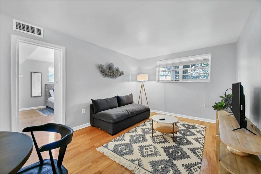 Decorative 1Br With Parking Close To Stores Тампа Екстериор снимка