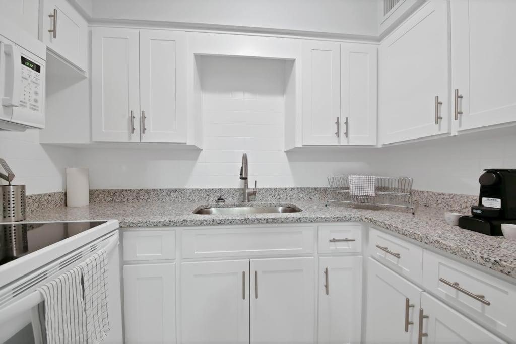 Decorative 1Br With Parking Close To Stores Тампа Екстериор снимка